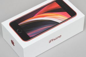iPhone SE другого покоління (2020): чи варто купувати найдешевший новий смартфон Apple?