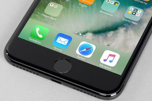 Смартфон Apple iPhone 7 Plus: спірне оновлення