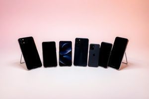 Найкращі смартфони до 15000 грн: Galaxy A55, Moto G84 і