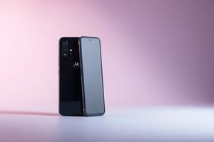 Motorola Moto Edge 50 Pro: флагман по разумной цене в Украине