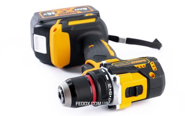 Акумуляторний безщітковий дриль-шуруповерт DeWalt DCD800NT (36V, 6AH) Деволт із набором інструментів