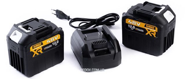 Акумуляторна безщіткова ланцюгова пила DeWalt DCVCS574X1 (48V,12Ah) с 2 АКБ ланцюгова пила Девольт із шиною 45 см