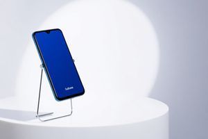 Realme 12 5G vs Realme 12+ 5G: сравнение и выбор по цене