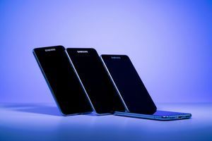 Samsung Galaxy S25 vs S24 vs S23: порівняння флагманів