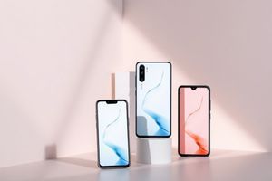 iPhone 12 серия: премиум-смартфоны с 5G по приятной цене в